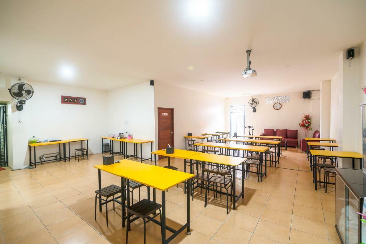 Sentosa Guest House Понтианак Екстериор снимка